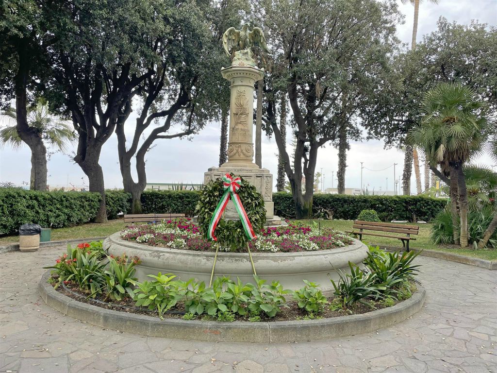 DIANO MARINA - een oorlogsmonument