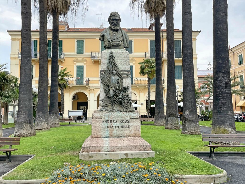 DIANO MARINA - het Andrea Rossi monument