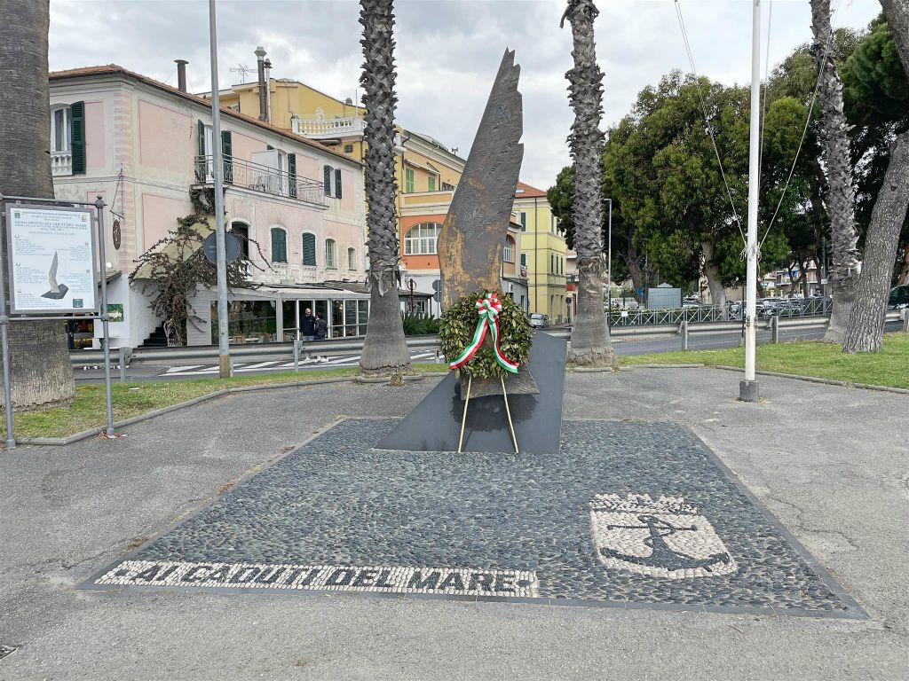 DIANO MARINA - een oorlogsmonument