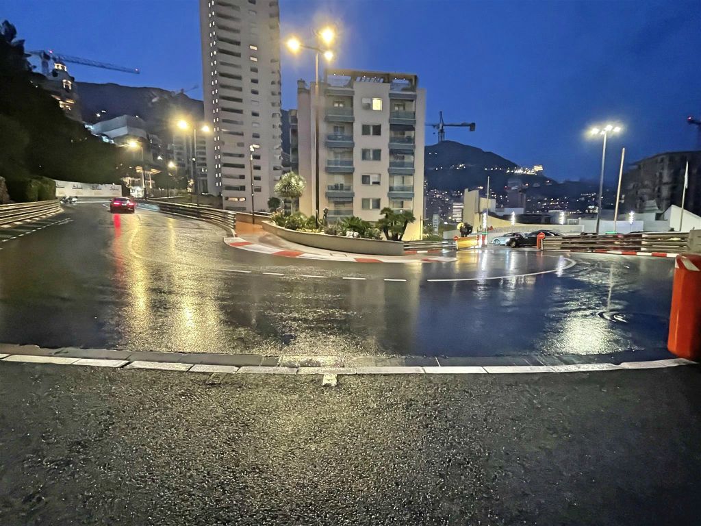 MONACO - de grand hotel hairpin van het formule 1 stratencircuit