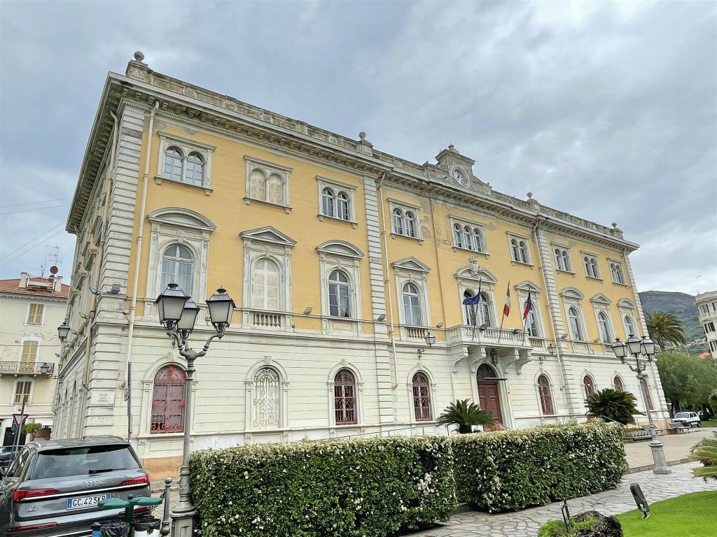 ALASSIO - het gemeentehuis