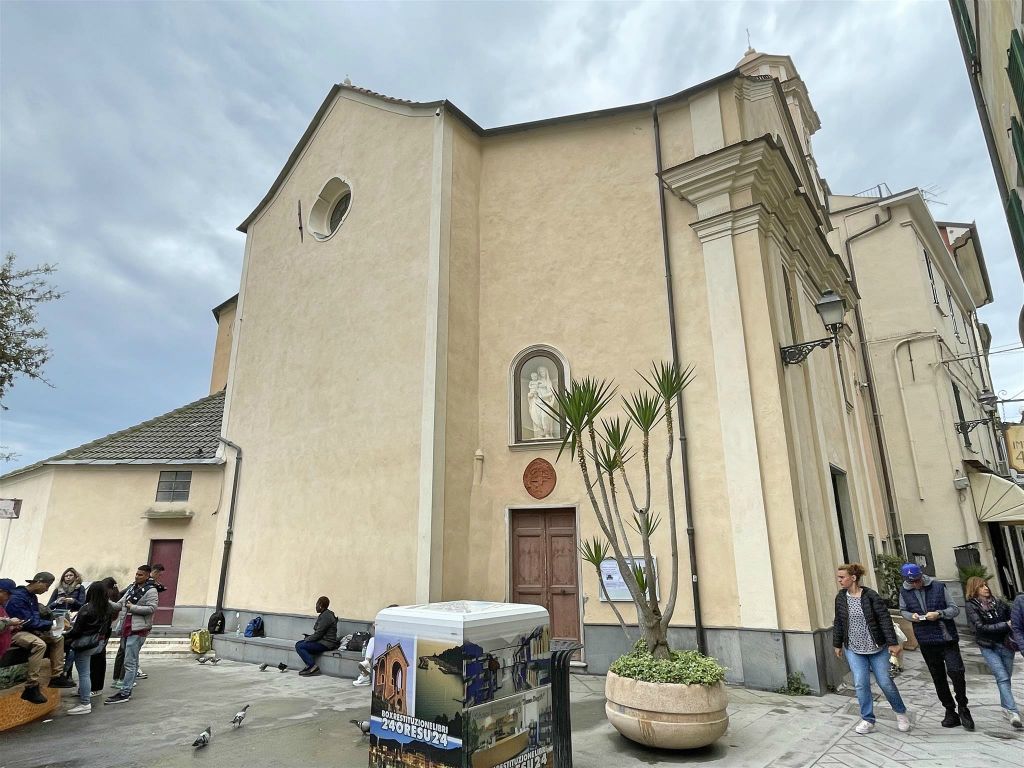 ALASSIO - de Sint Anna kerk