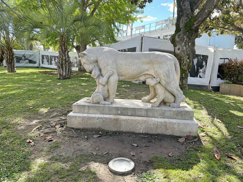 CANNES - het Borga monument