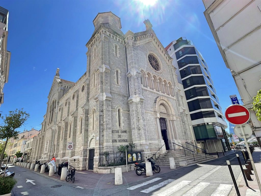 CANNES - de onze-lieve-vrouwekerk van Bon Voyage