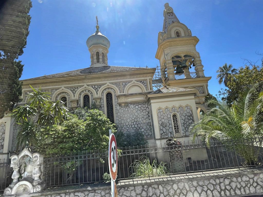 CANNES -de Sint-Michiel de aartsengel kerk