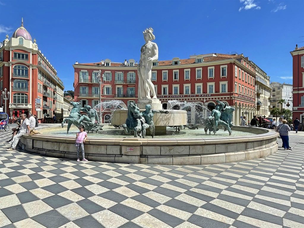 NICE - de fontein van de zon