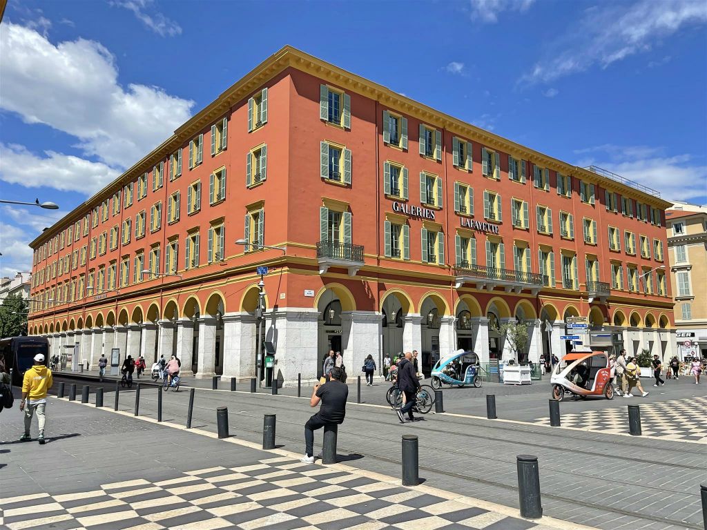 NICE - het Galeries Lafayette warenhuis