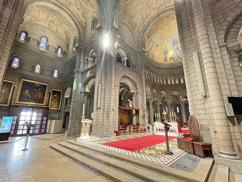 MONACO - binnen in de kathedraal van Monaco