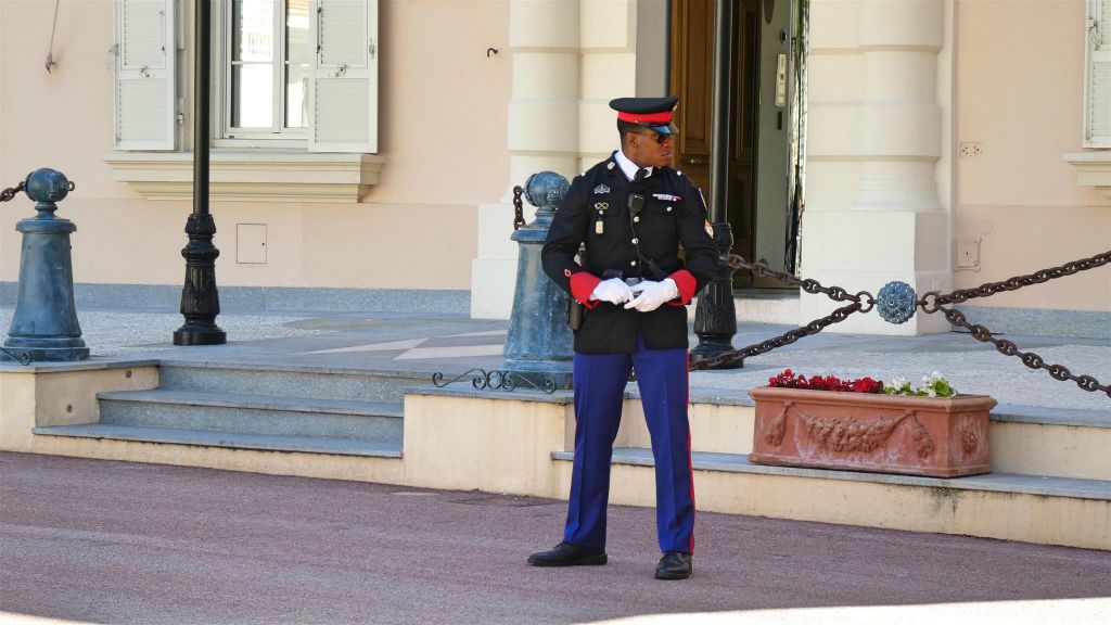 MONACO - een politieagent