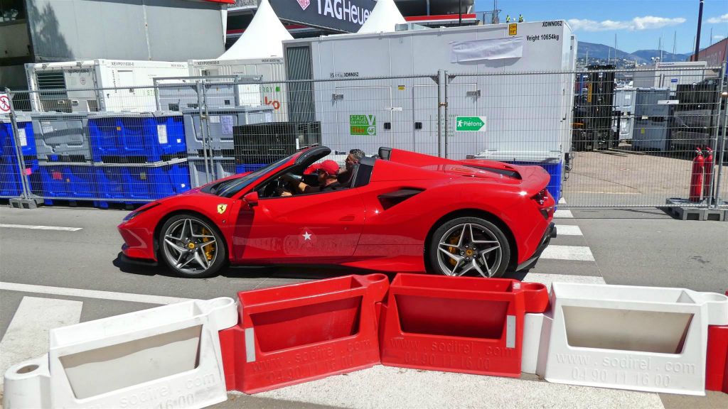 MONACO - een Ferrari F8 Spider