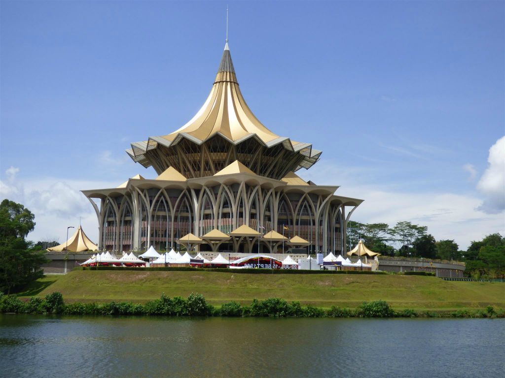 KUCHING -de Dewan Undangan Negeri Sarawak, een parlementsgebouw