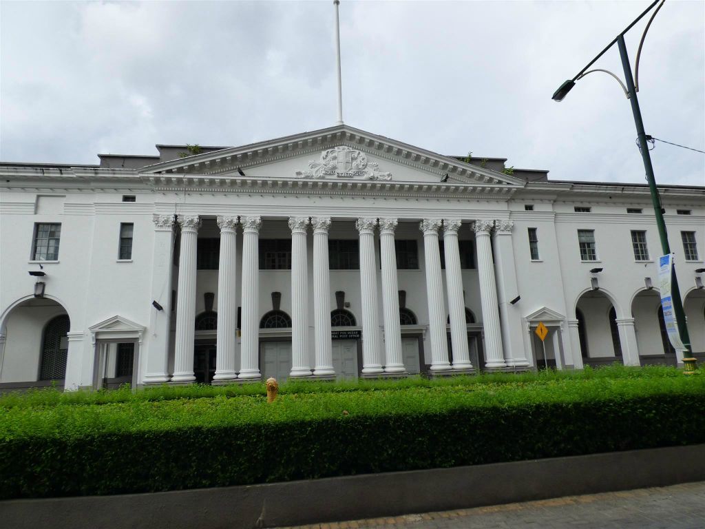 KUCHING - het hoofdpostkantoor uit 1931