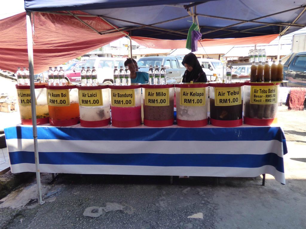 SERIAN - sapjes op een markt