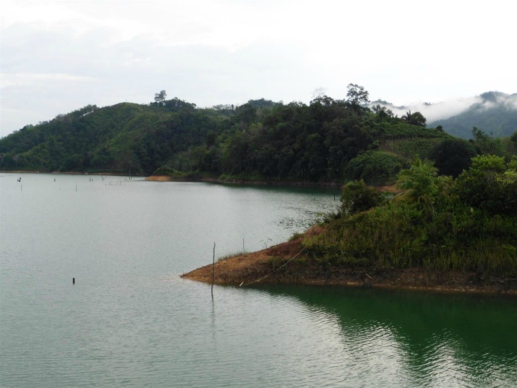 BATANG AI NATIONAL PARK - het uitzicht vanaf het terras van het eerste IBAN longhouse