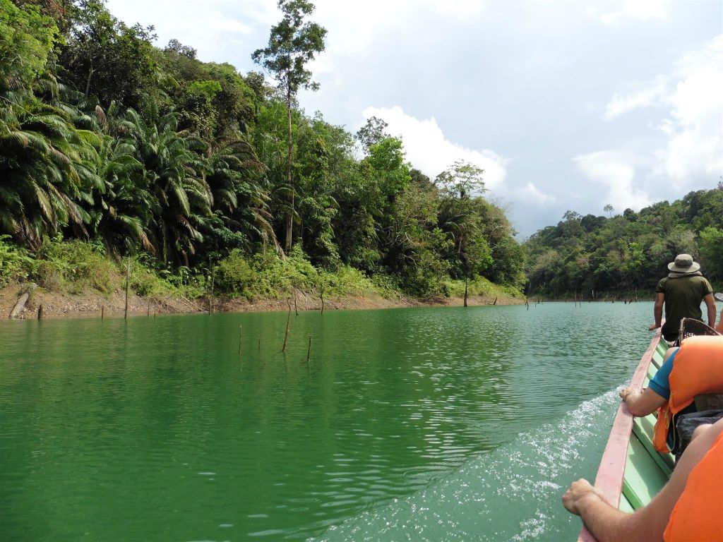 BATANG AI NATIONAL PARK - het uitzicht onderweg naar het tweede IBAN longhouse