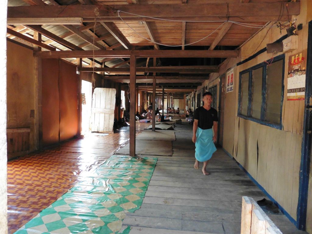 BATANG AI NATIONAL PARK - binnen in het tweede IBAN longhouse