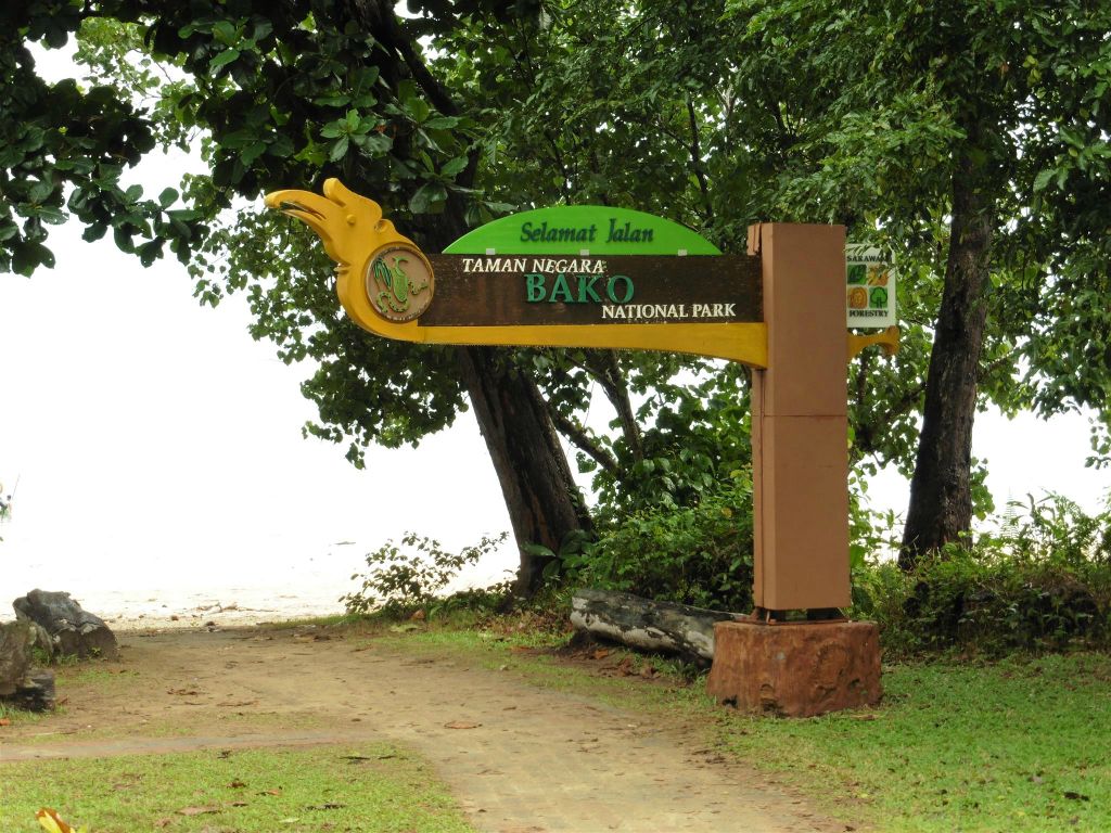 BAKO NATIONAL PARK - het welkomstbord van het Bako National Park