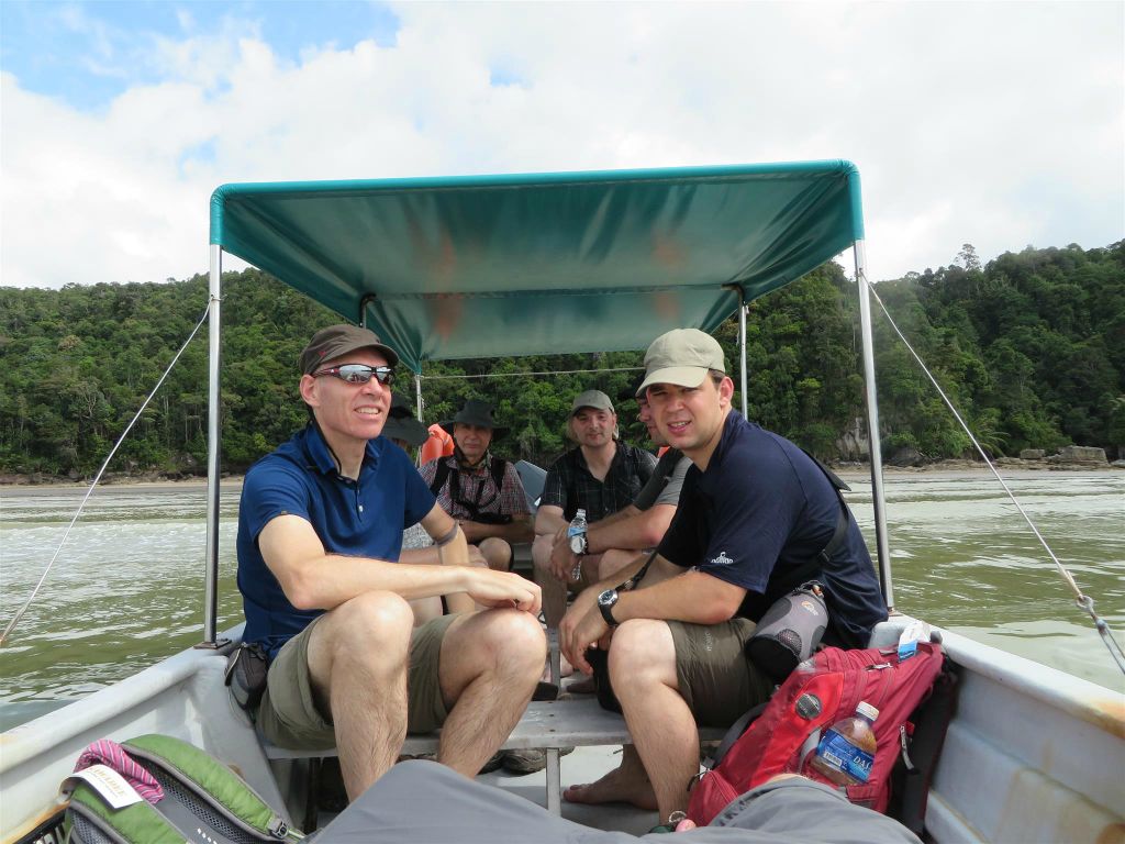 BAKO NATIONAL PARK - met een boot onderweg naar het hoofdkwartier van het Bako National Park