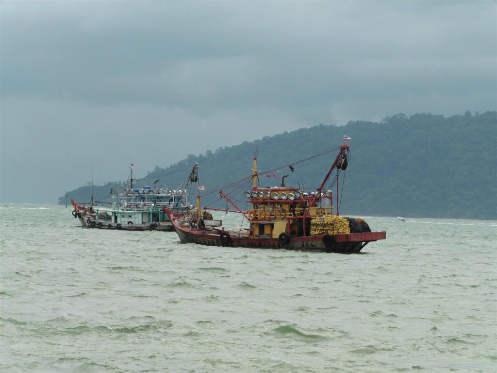 KOTA KINABALU - twee vissersboten