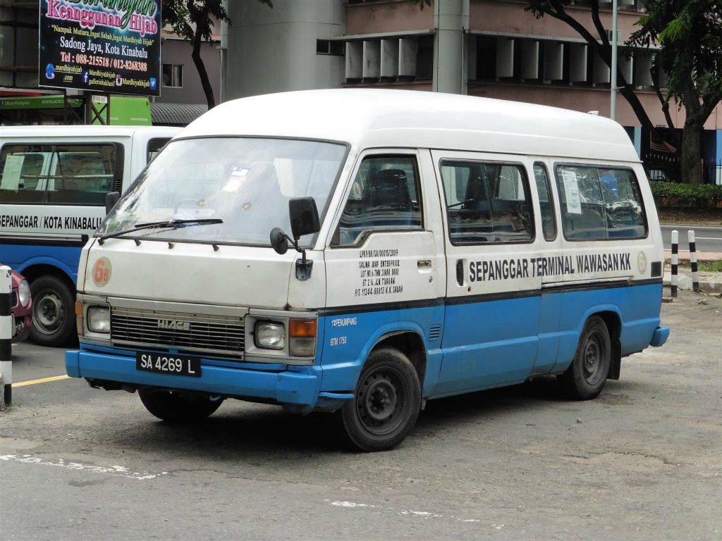 KOTA KINABALU - een minbus