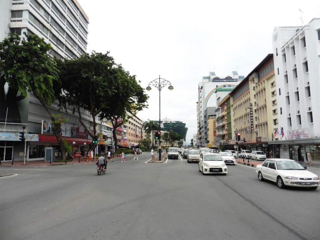 KOTA KINABALU - een gedeelte van de straat Jalan Haji Saman