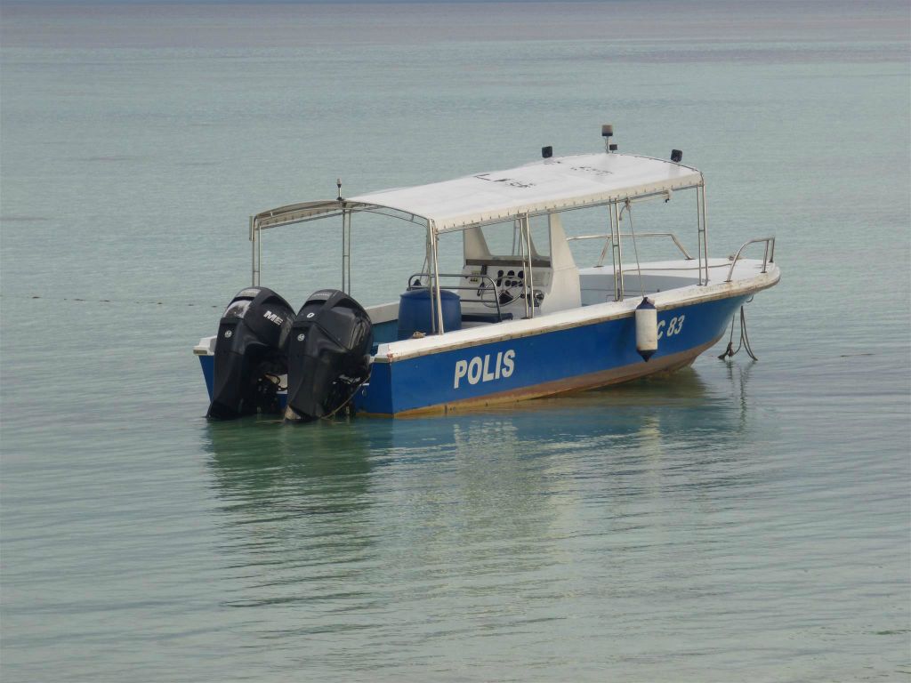MANTANANI - de boot van de politie