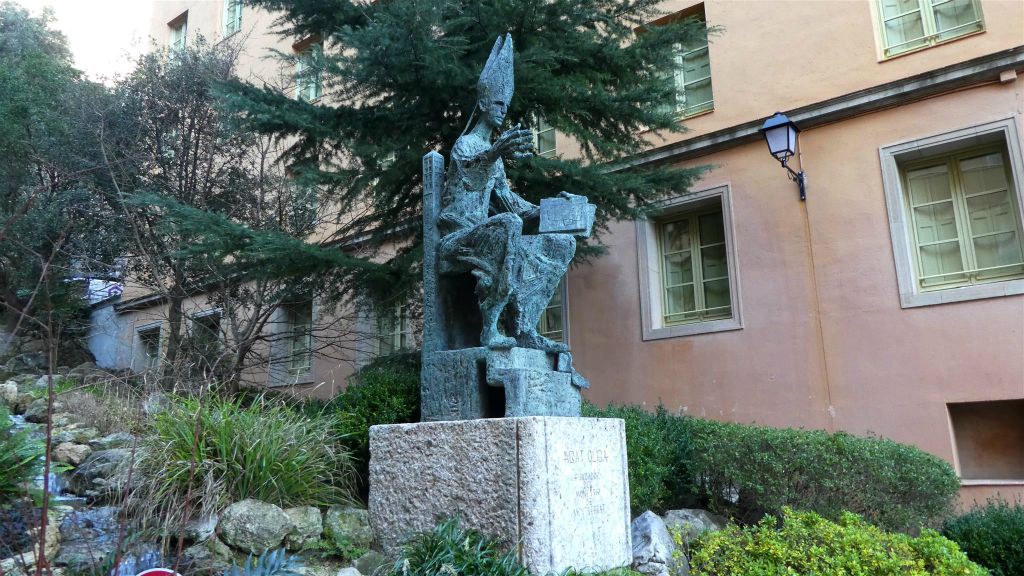 MONTSERRAT - een monument ter ere van de oprichter van Montserrat Abat Oliba (971-1046)
