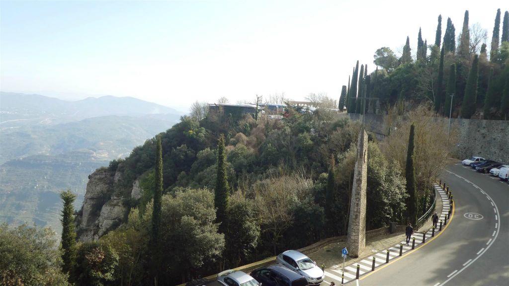 MONTSERRAT - het uitzicht vanaf het pad van de Degotalls