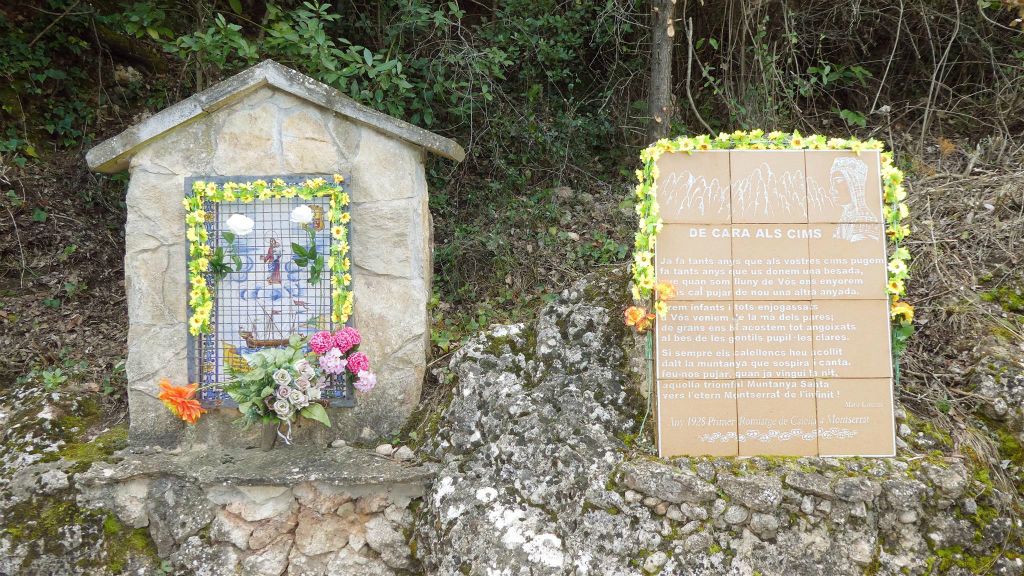 MONTSERRAT - twee gedenkstenen langs het pad van de Degotalls