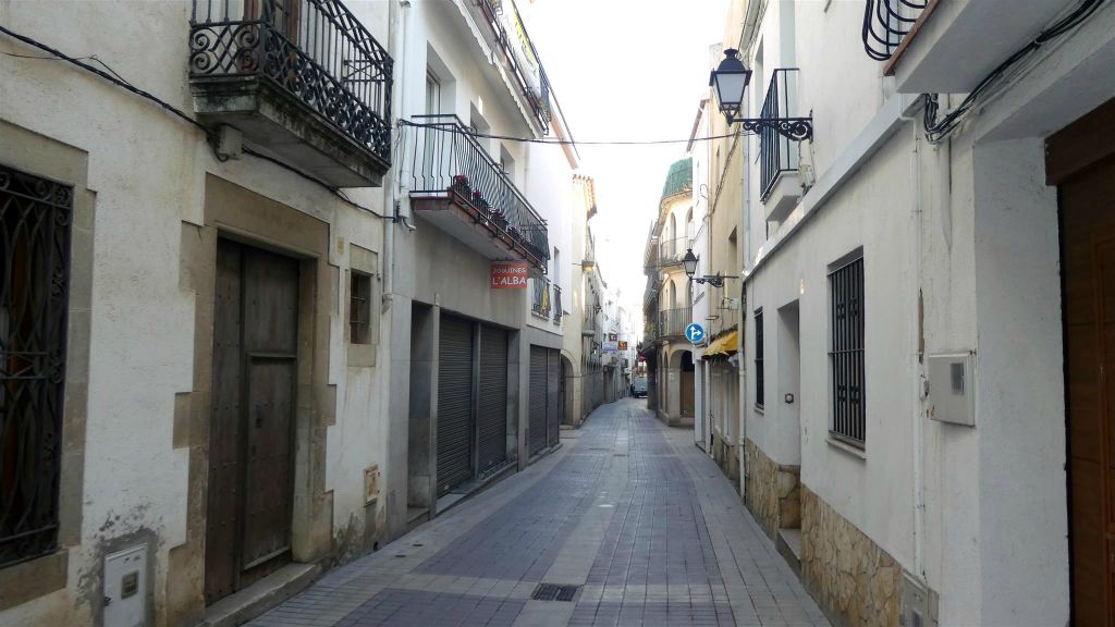 TOSSA DE MAR - een steeg