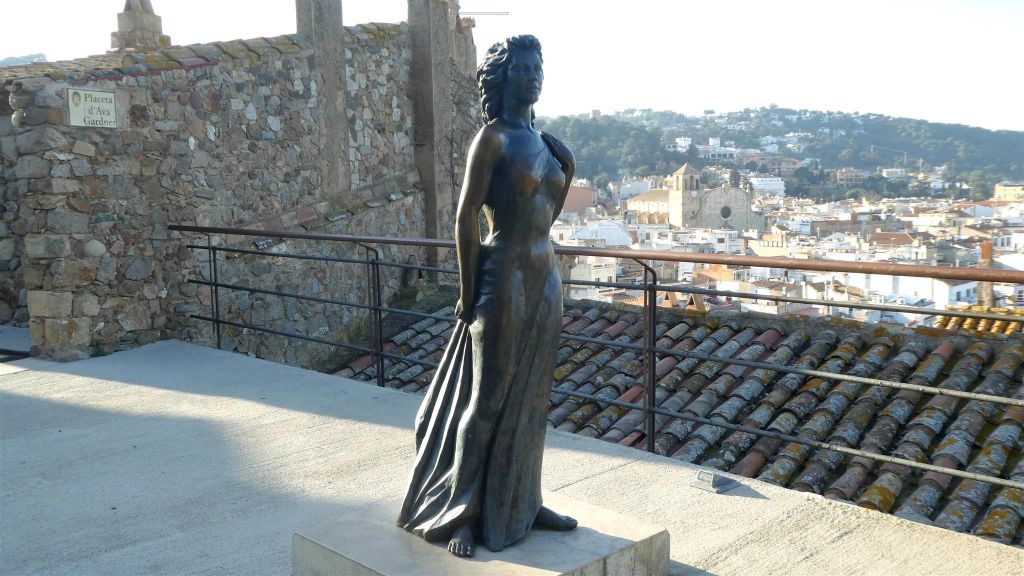 TOSSA DE MAR - een standbeeld ter ere van de Amerikaanse actrice Ava Gardner (1922-1990)