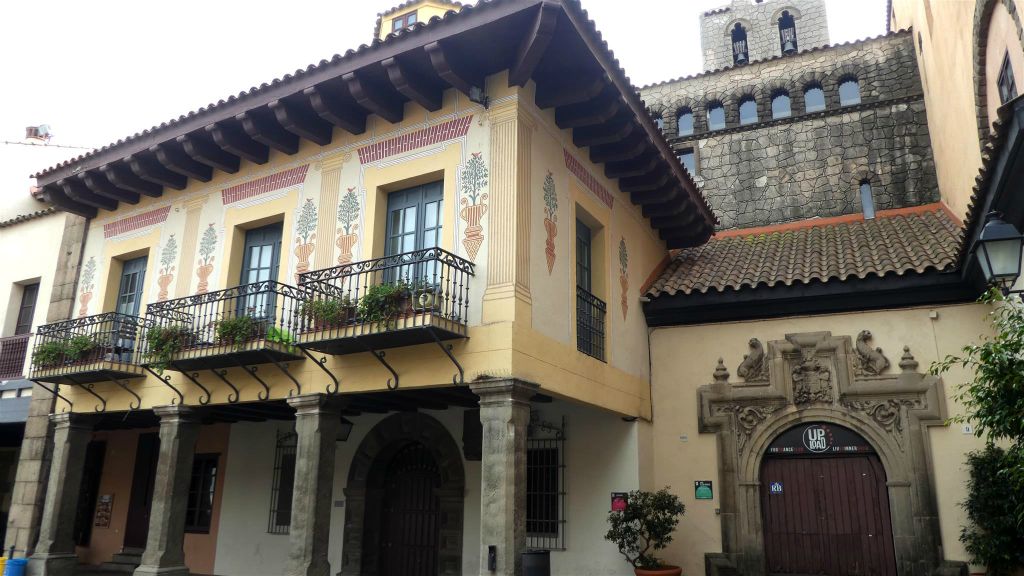 BARCELONA - binnen bij het openluchtmuseum het Spaanse dorp