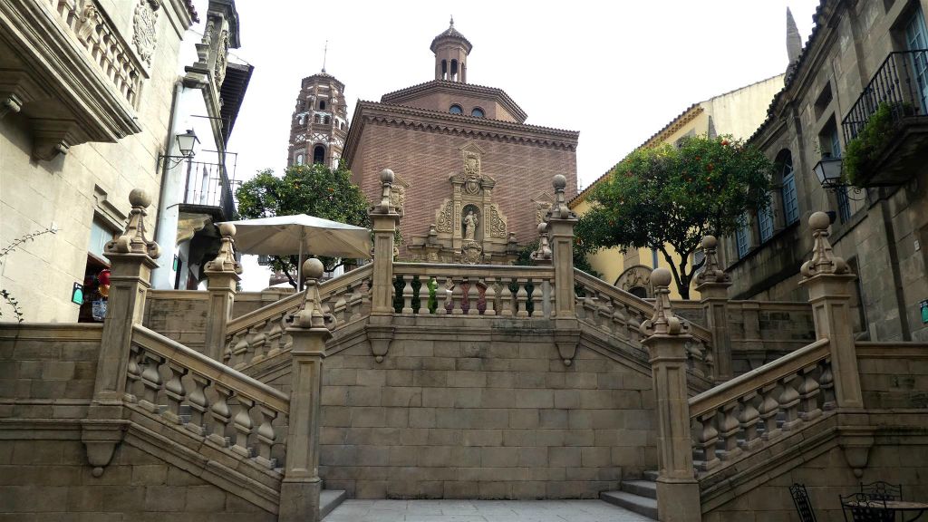 BARCELONA - binnen bij het openluchtmuseum het Spaanse dorp