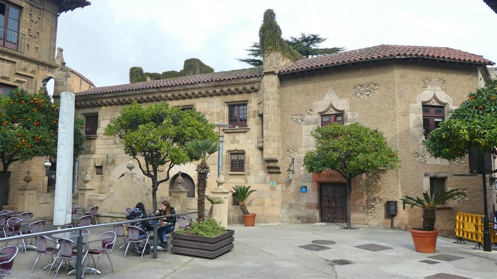 BARCELONA - binnen bij het openluchtmuseum het Spaanse dorp