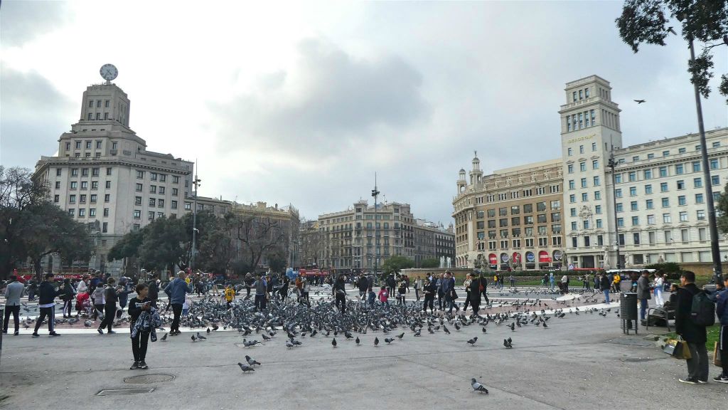 BARCELONA - het plein Plaça de Catalunya