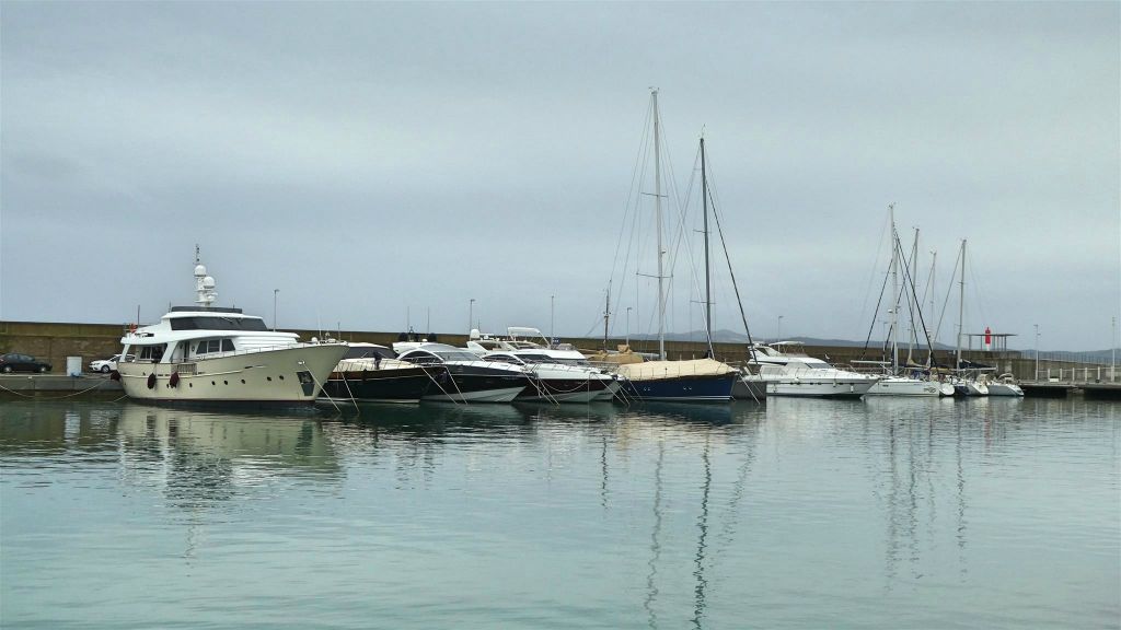 l'ESTARTIT - enkele boten in de haven