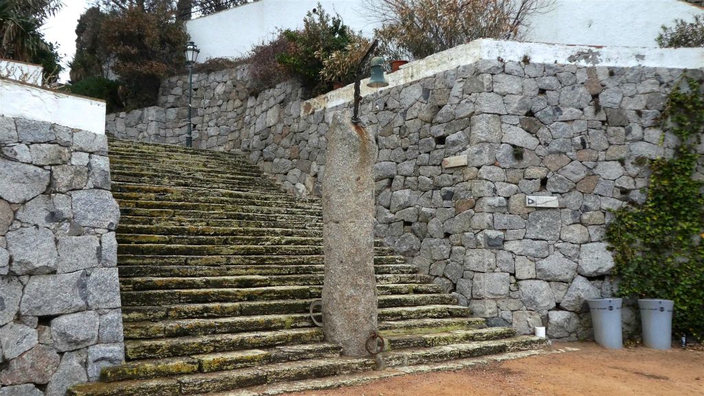 SANT FELIU DE GUÌXOLS - het Cala Pedrosa monument