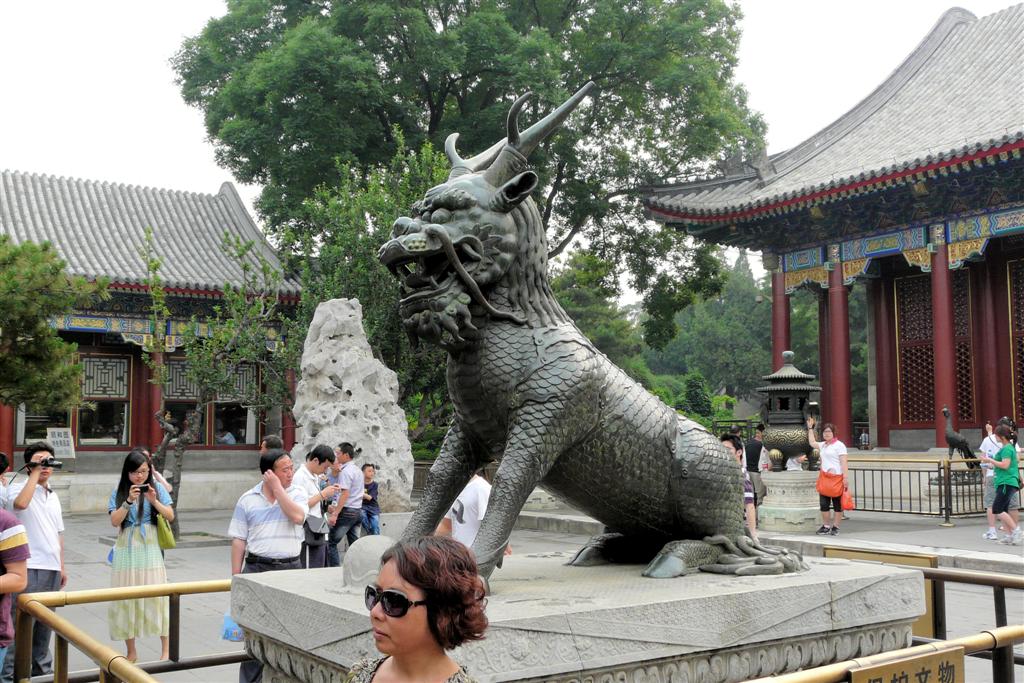 BEIJING - beeld bij het zomerpaleis