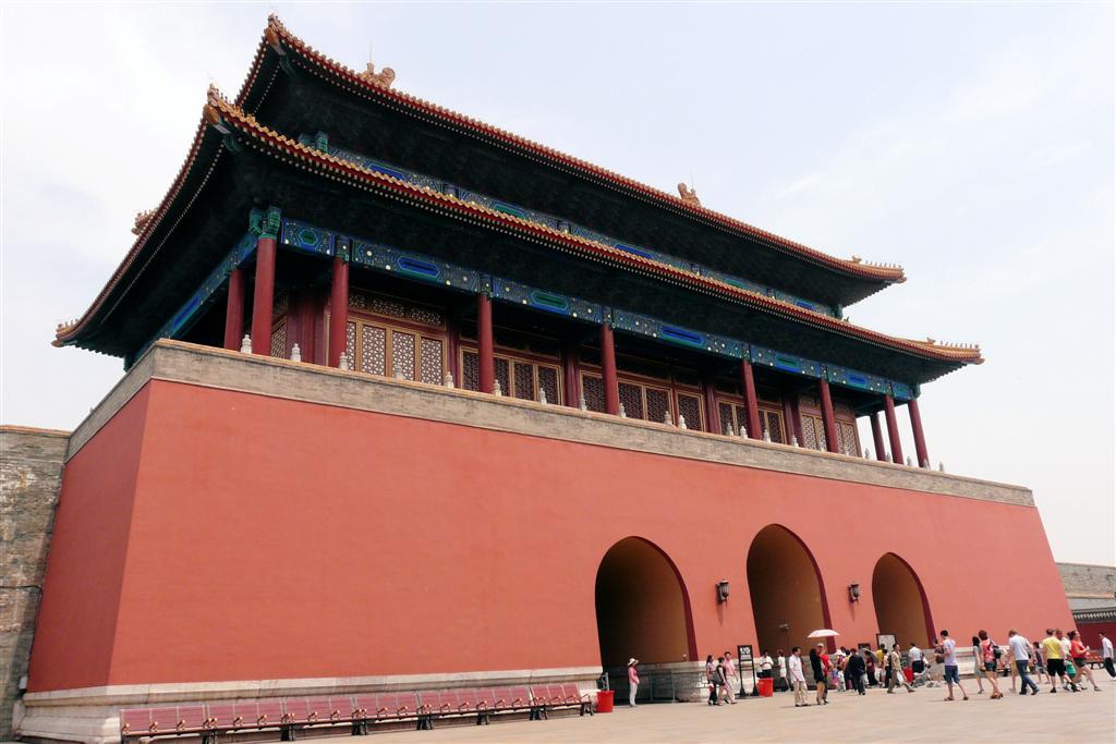 BEIJING - achterkant poort van de goddelijke moed bij de verboden stad