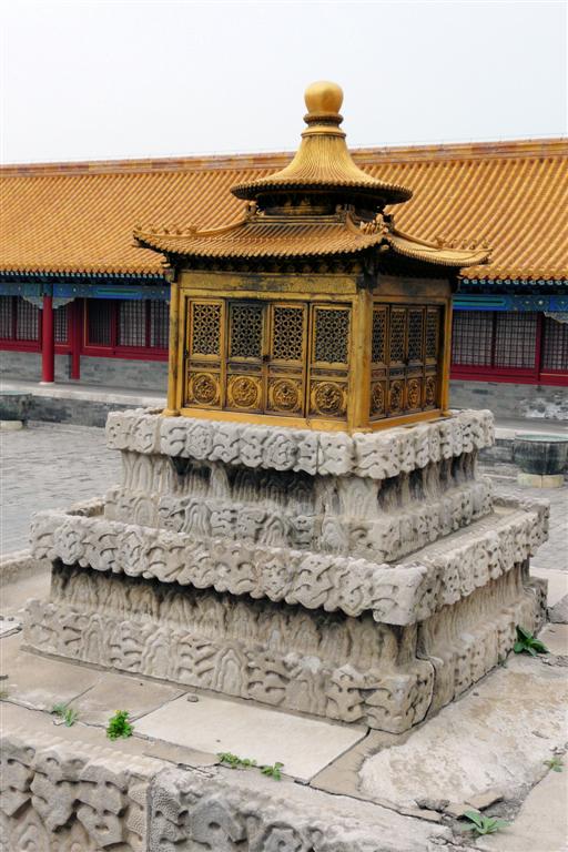 BEIJING - miniatuur tempel in de verboden stad