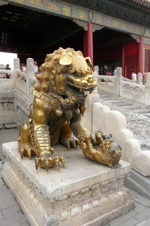BEIJING - beeld bij de verboden stad