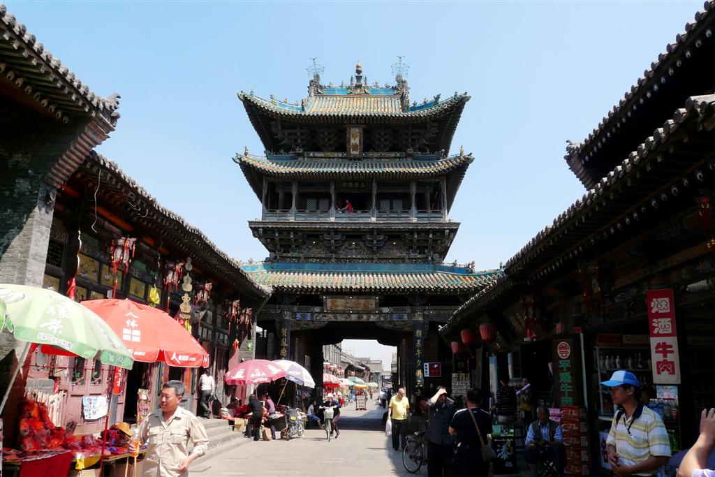 PINGYAO - hoofdstraat in het oude centrum