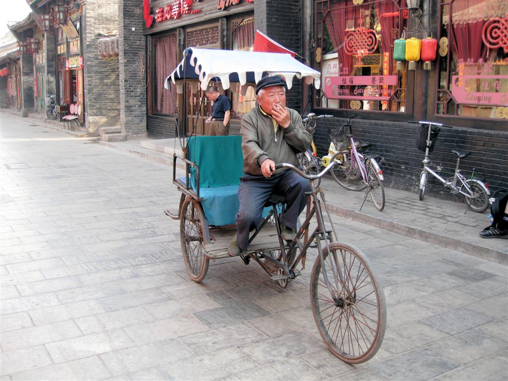 PINGYAO - fietsriksja in het oude centrum