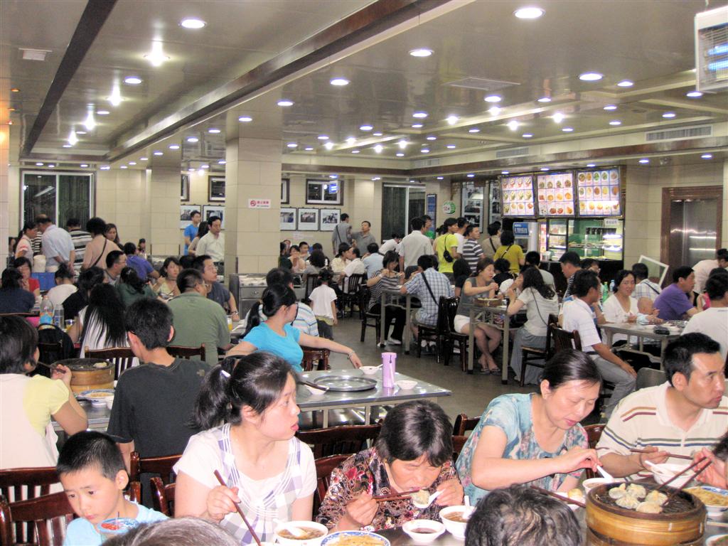 XIAN - druk lokaal restaurant waar we hebben gegeten