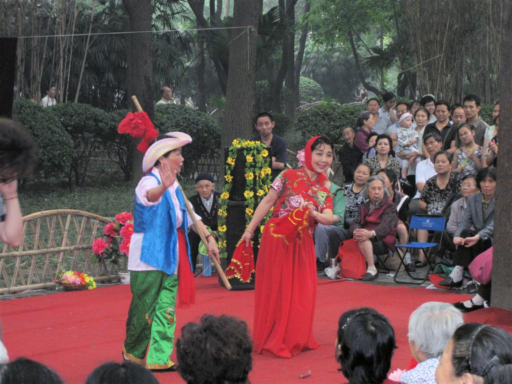 CHENGDU - optreden in het volkspark