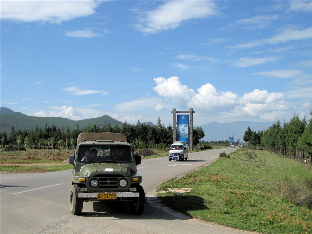 LIJIANG - onderweg naar het dorp Baisha
