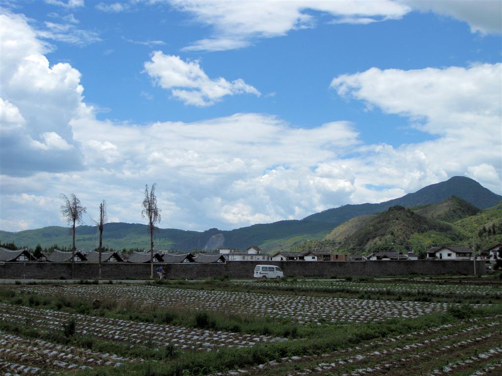LIJIANG - uitzicht onderweg terug vanaf het dorp Baisha