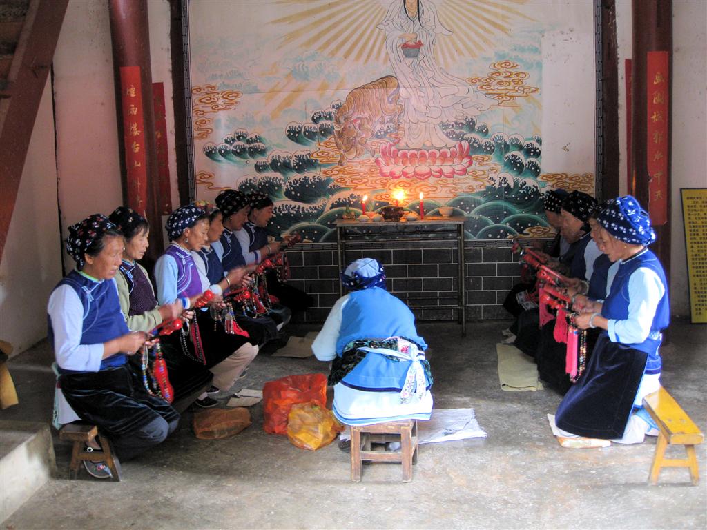 DALI - vrouwen die muziek maken bij de Guanyin tempel