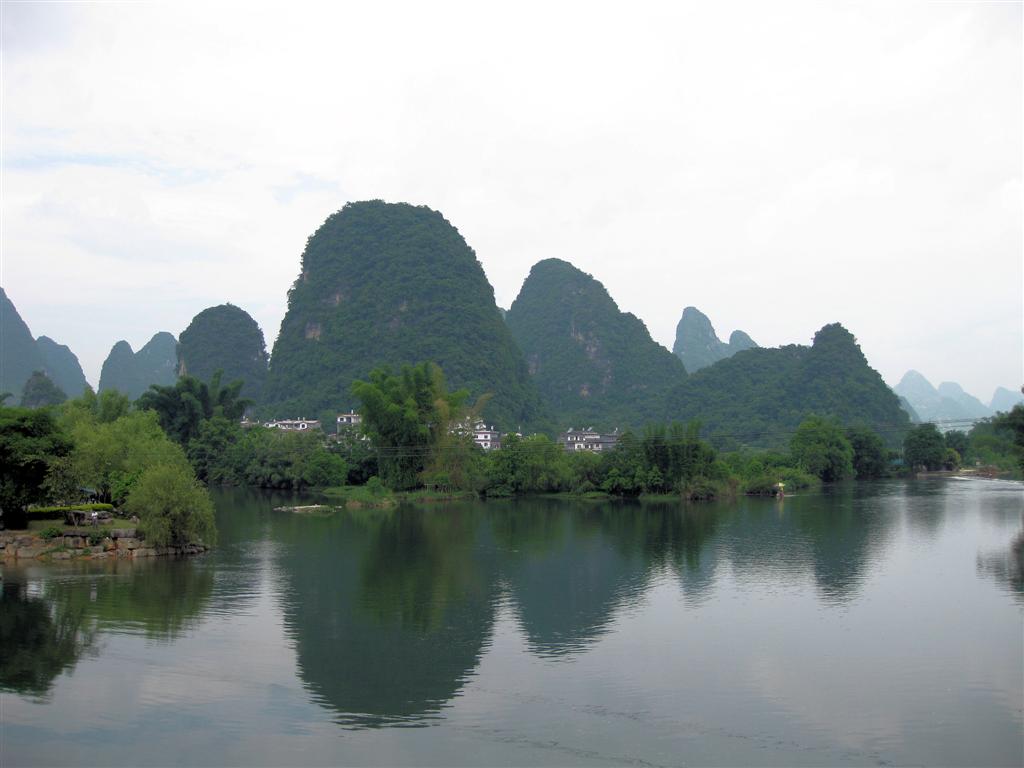 YANGSHUO - uitzicht onderweg met de fiets naar Moon Hill