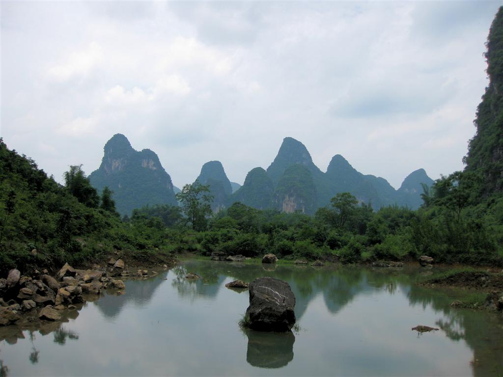 YANGSHUO - het landschap onderweg met de fiets
